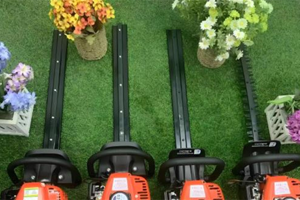 使用綠籬機(jī)刀片不但要掌握方法，還要注意這些事項(xiàng)！